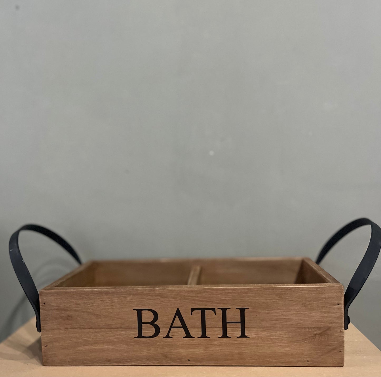 Caja  madera organizadora para el Baño con dos separaciones .