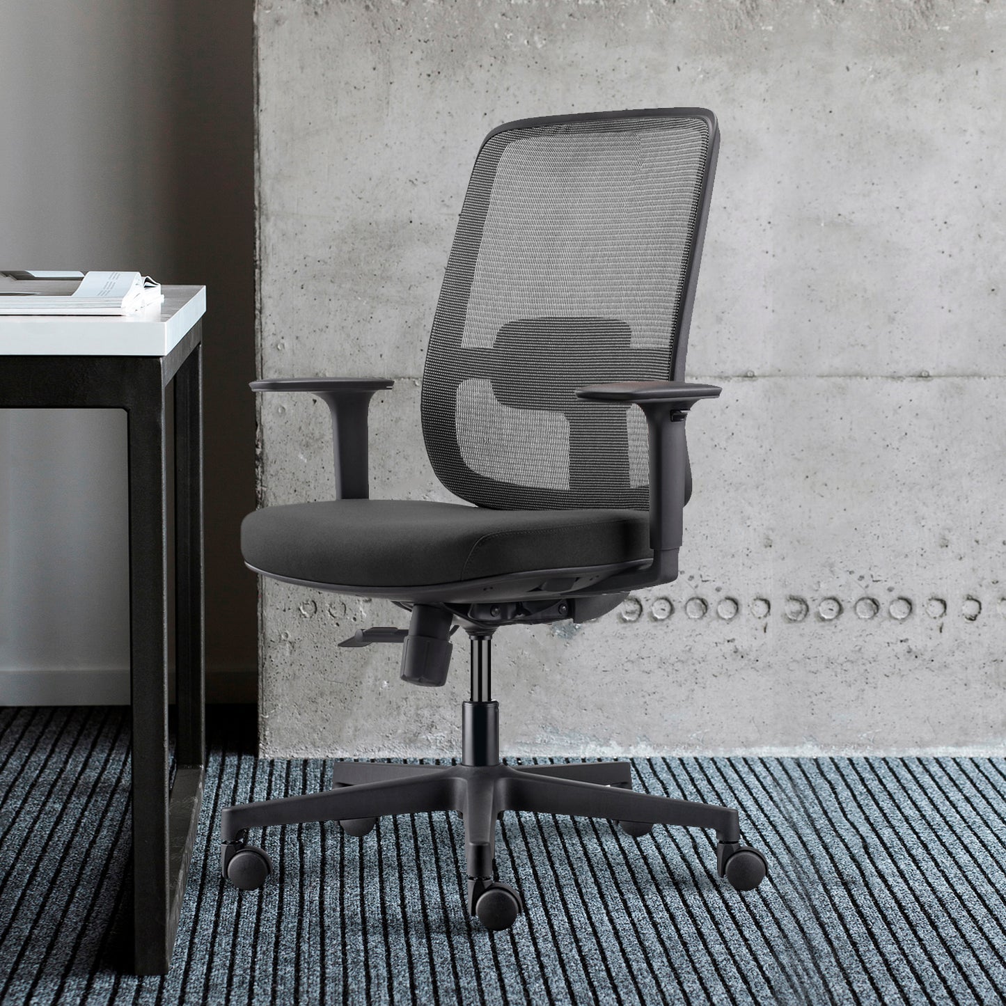 silla-ejecutiva-lotto-negro-form-design
