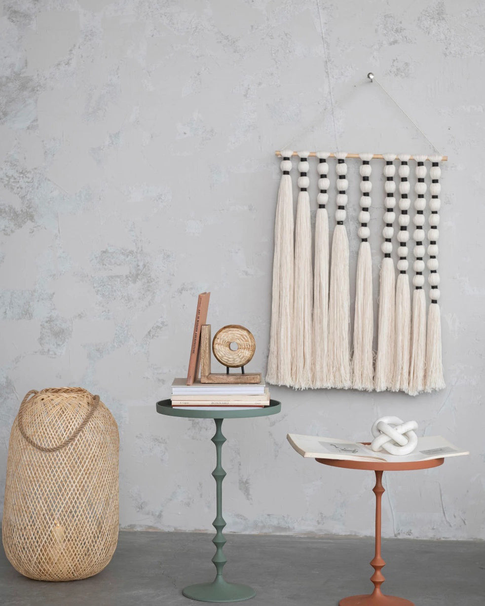 adorno-de-pared-borlas-color-natural-y-negro