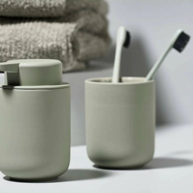 Taza de Cepillo de Dientes Ume Verde Eucalipto Zone Denmark