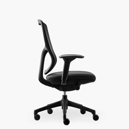 silla-oficina-chic-negro-form-design