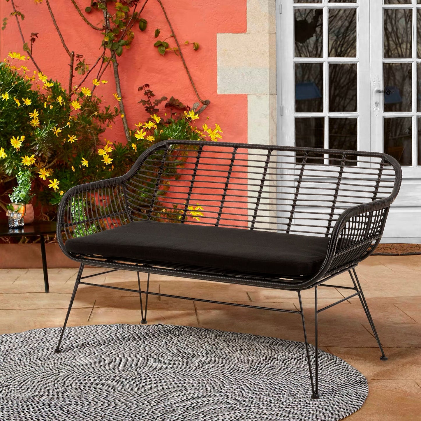 banca-terraza-ratan-creta-negro-form-design