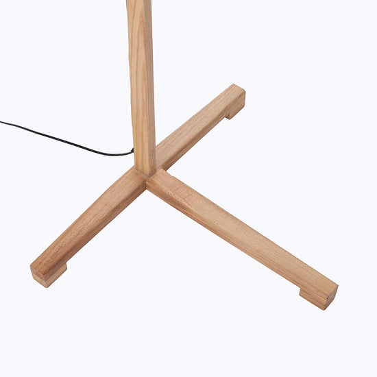 Lámpara Cencerro Pergamino Base Madera Coihue 212  x 65 x 81 cm Maia Design