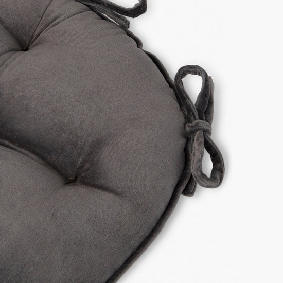 cojin-de-silla-redondo-velur-negro-calma-house