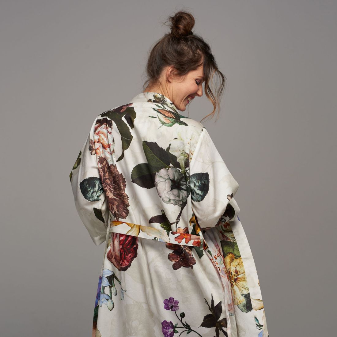 kimono-fleur-ecru-essenza