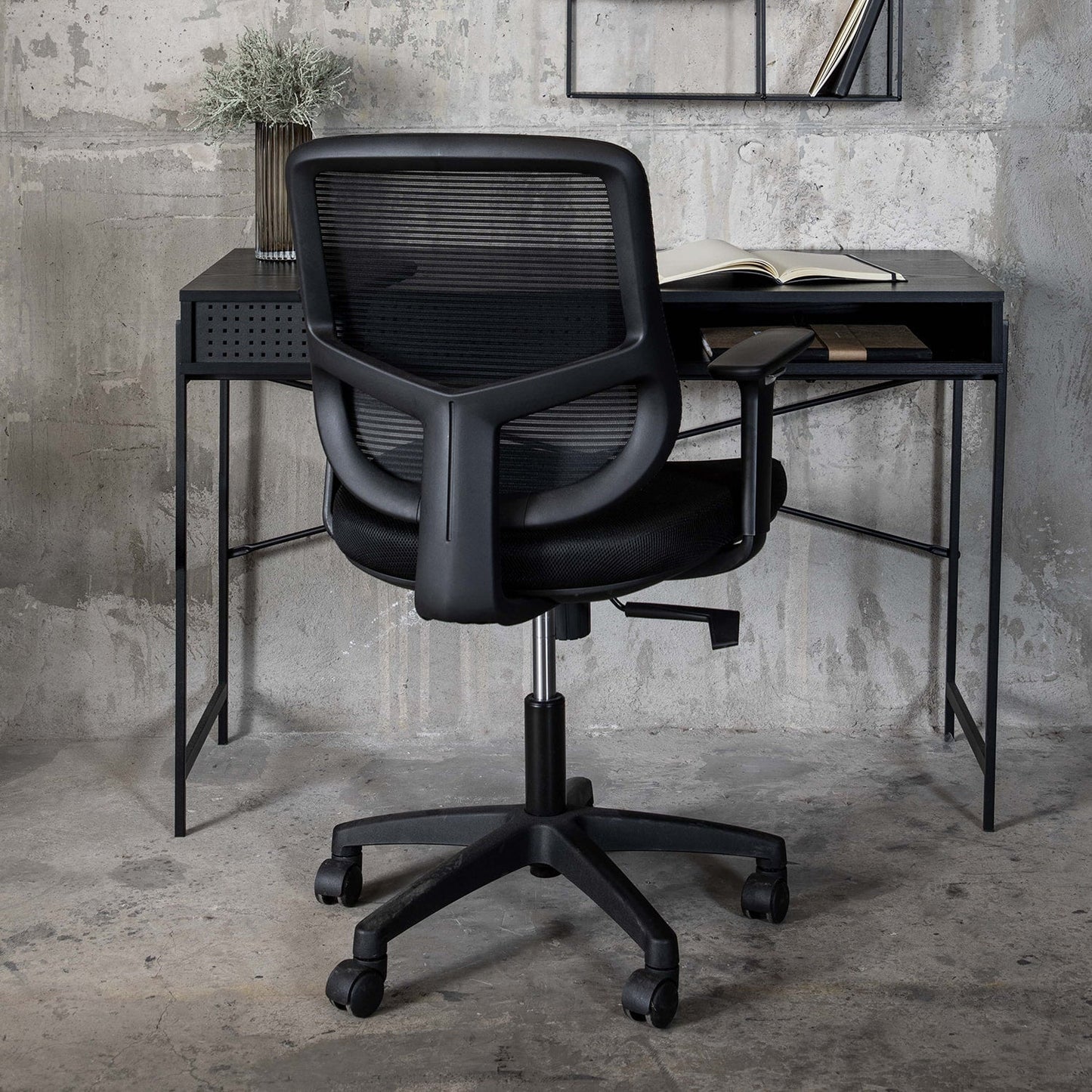 Escritorio Angus Negro Form Design