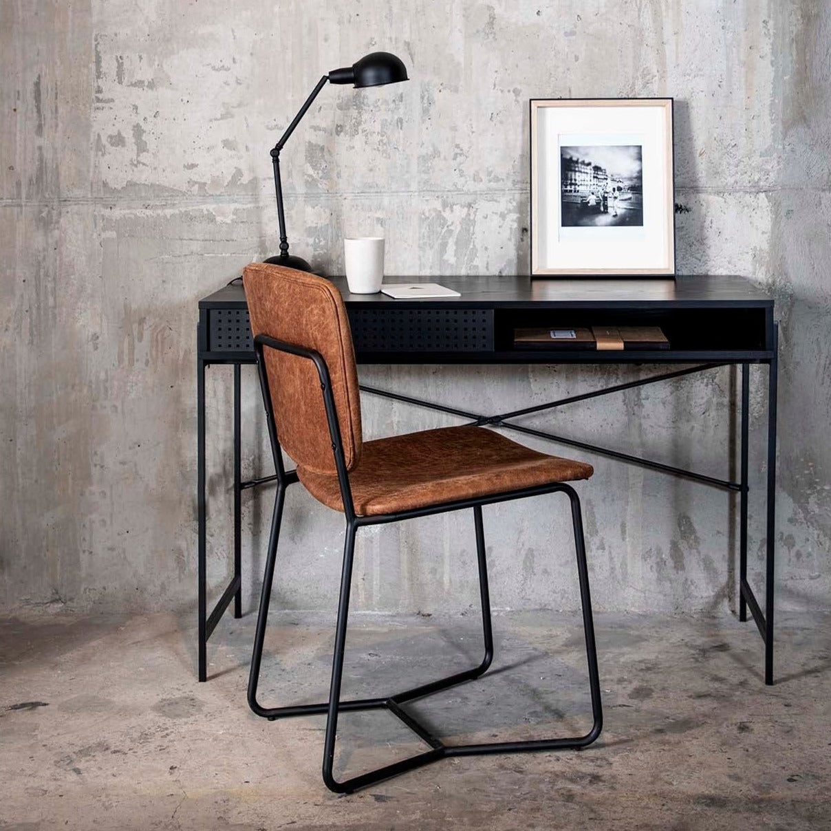 Escritorio Angus Negro Form Design