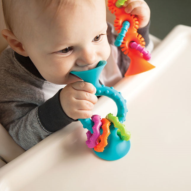 Mordedores y Sonajeros Sensoriales Pipsquigz Loops Naranjo FatBrain Toys