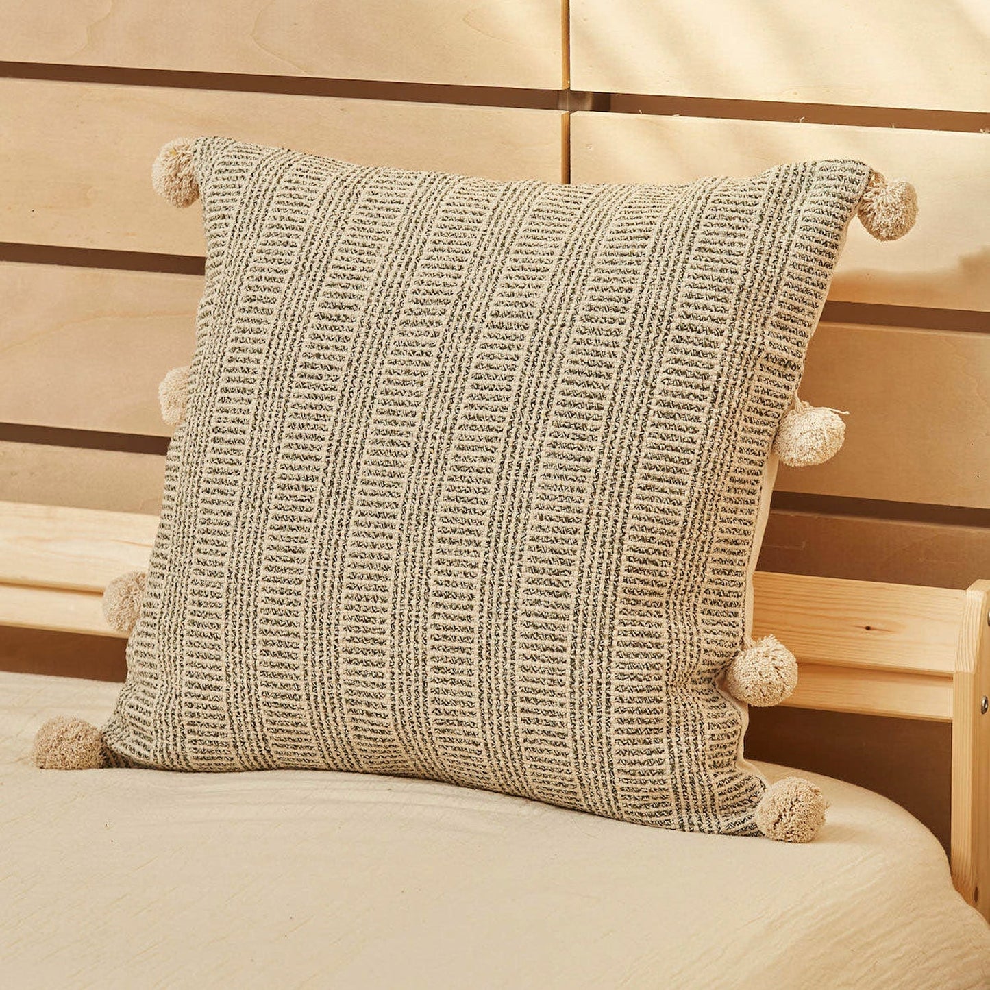funda-cojin-luanka-60x60-calma-house