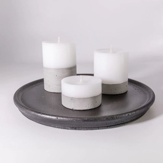 Set de Velas Hormigón Natural 19B en Bandeja Negra Küme