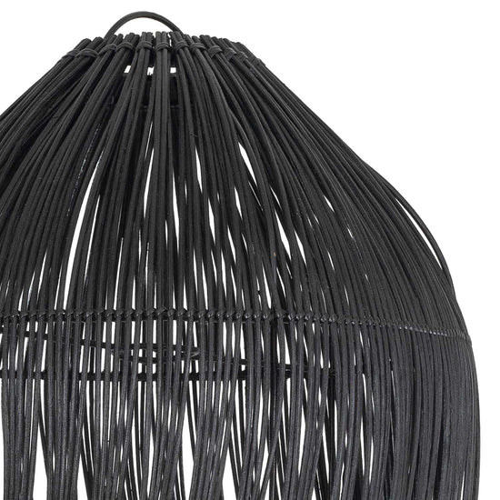 pantalla-para-lampara-de-colgar-bali-rattan-negro-form-design