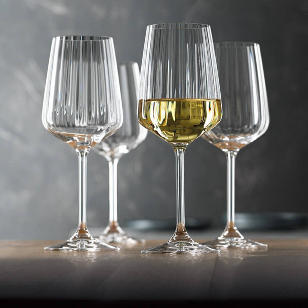 set-4-copas-vino-blanco-lifestyle