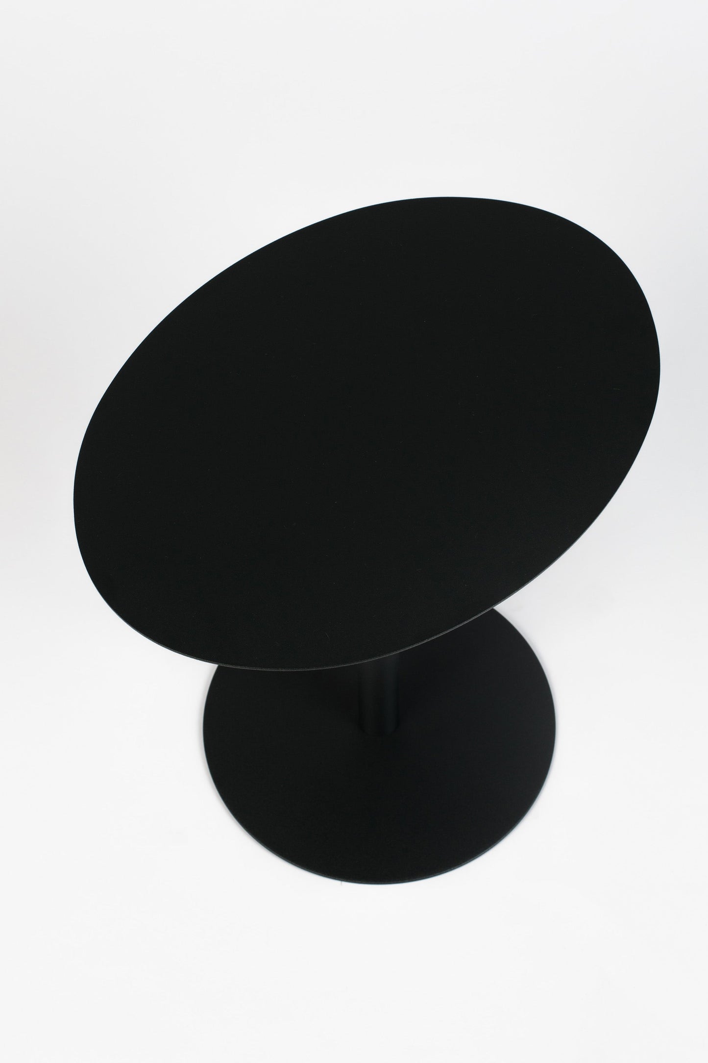 mesa-lateral-snow-oval-42-x-31-x-40-cm