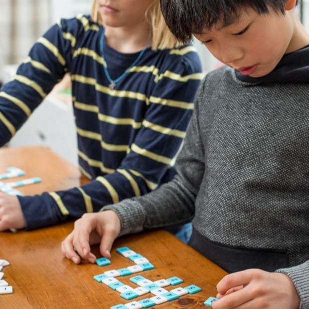Möbi, Juego Para Aprender Números Y Operaciones Möbi