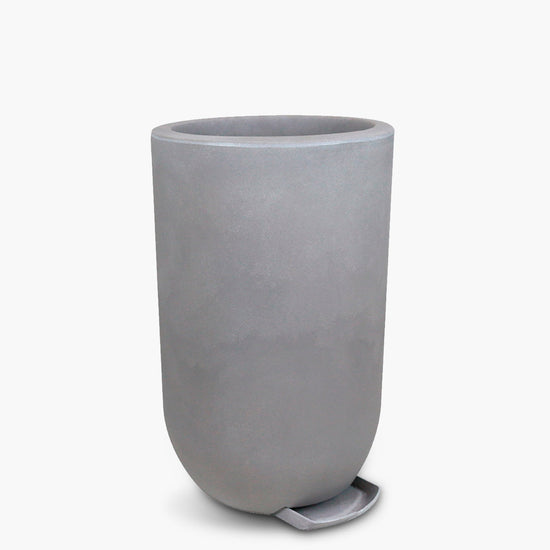 macetero-lauca-gris-claro-50-x-50-x-80-cm-form-design