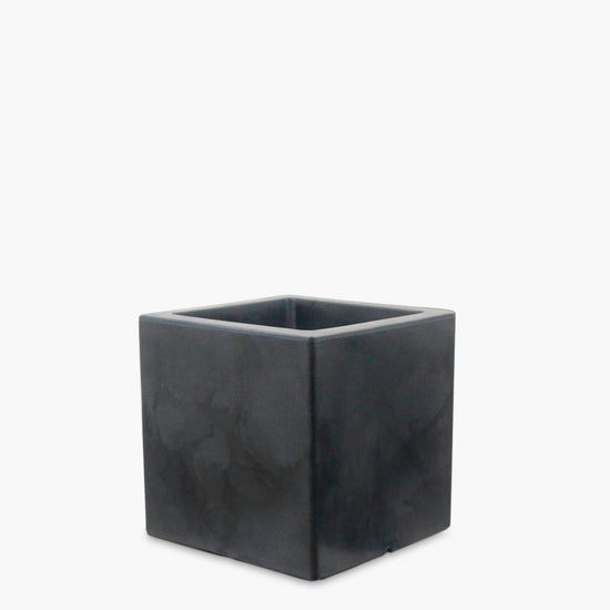 macetero-patagonia-gris-oscuro-40-x-40-x-40-cm-form-design