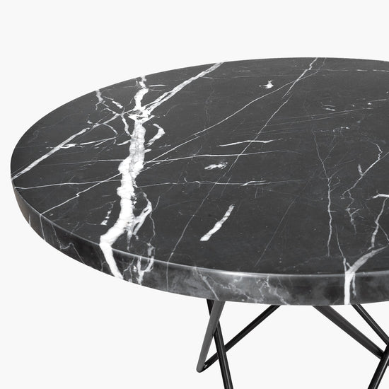 mesa-lateral-louis-marmol-negro-form-design