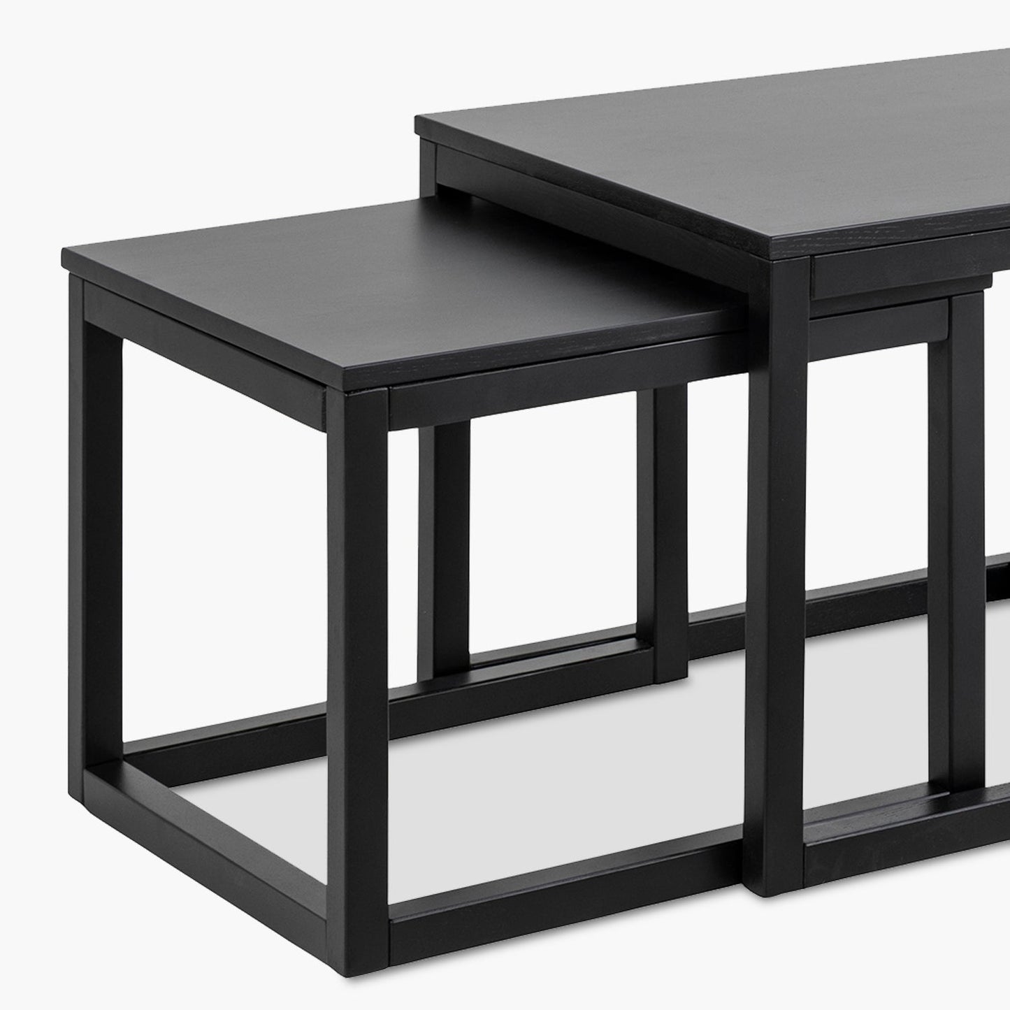 mesas-anidadas-cornus-negro-form-design