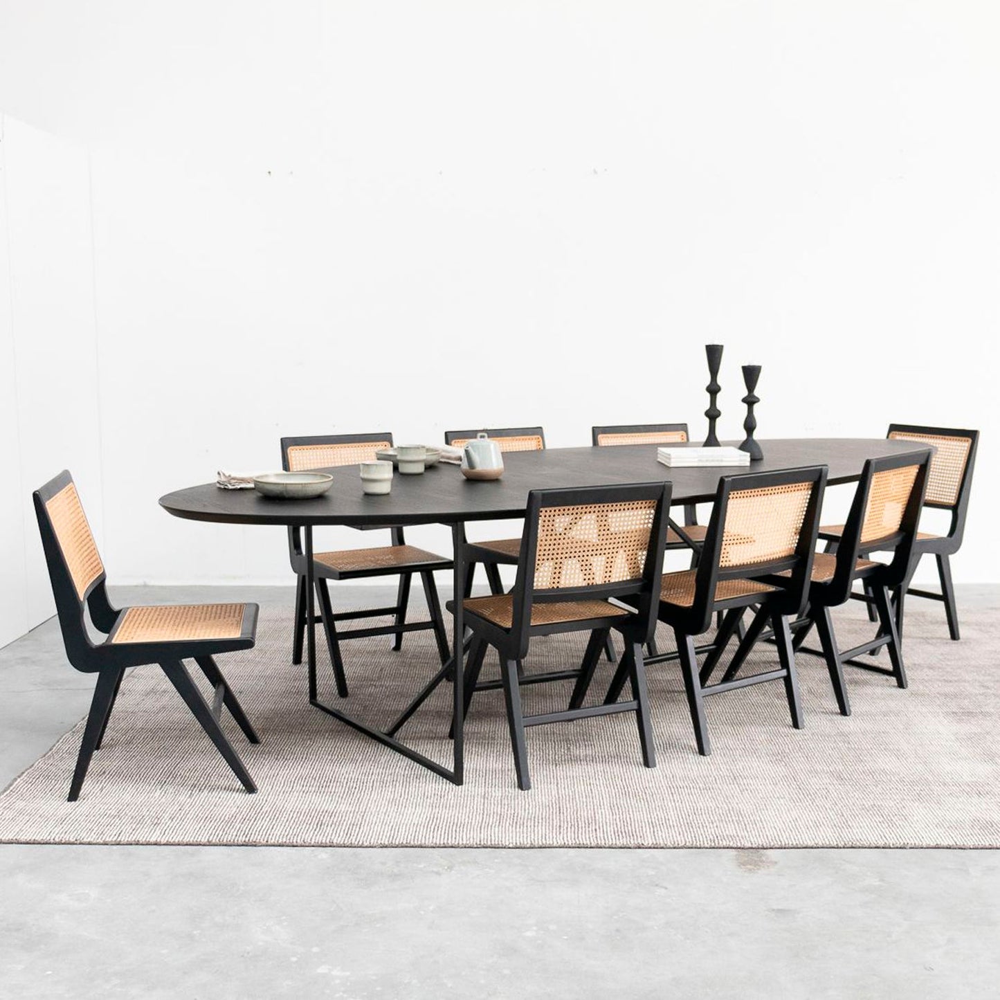 silla-comedor-madera-pierre-negro-form-design