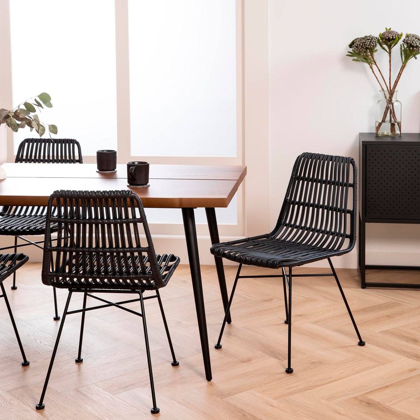 silla-comedor-terraza-ratan-creta-negro-form-design
