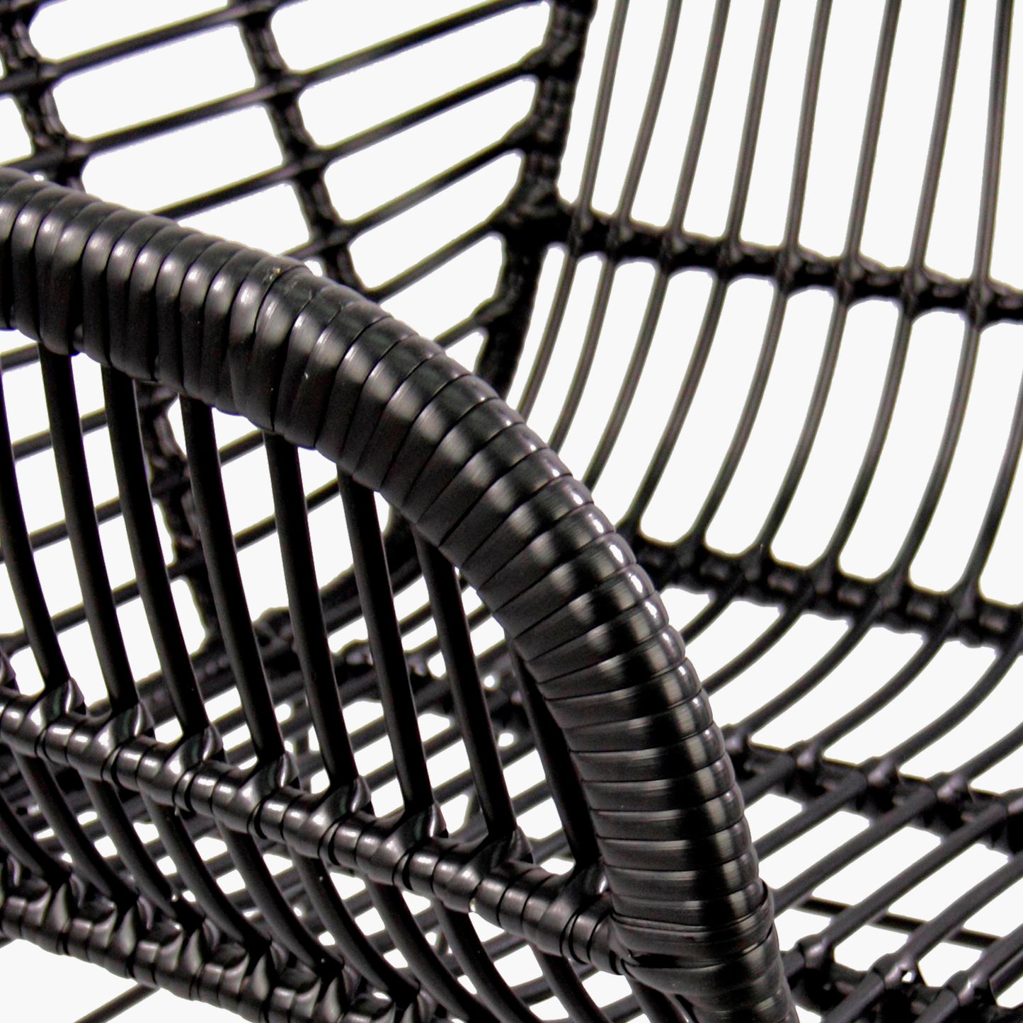 silla-comedor-c-brazo-terraza-ratan-creta-negro-form-design