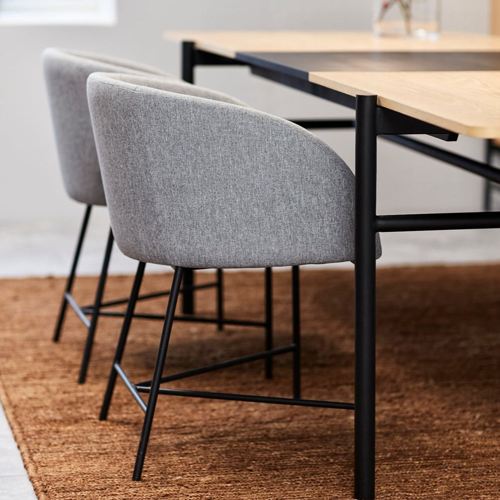 silla-tapizada-noelia-gris-form-design