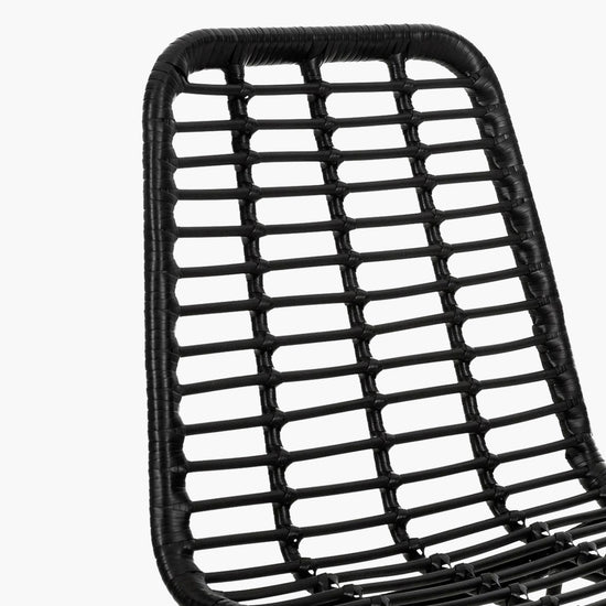 taburete-terraza-ratan-creta-negro-form-design