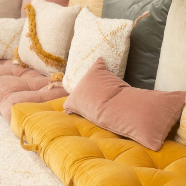 cojin-de-suelo-velur-120x60-rosa-envejecido-calma-house