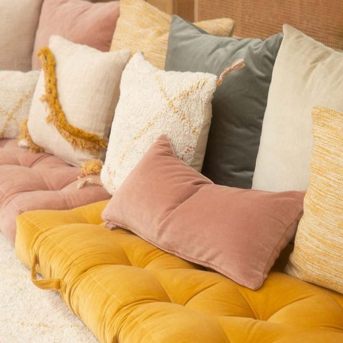 cojin-de-suelo-velur-60x60x13-rosa-envejecido-calma-house