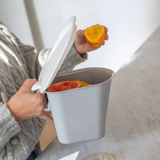 cubo-basura-organico-gris-koziol