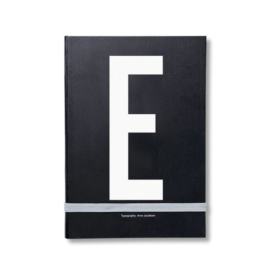 personal-notebook-con-letra-individual-de-la-a-a-la-z