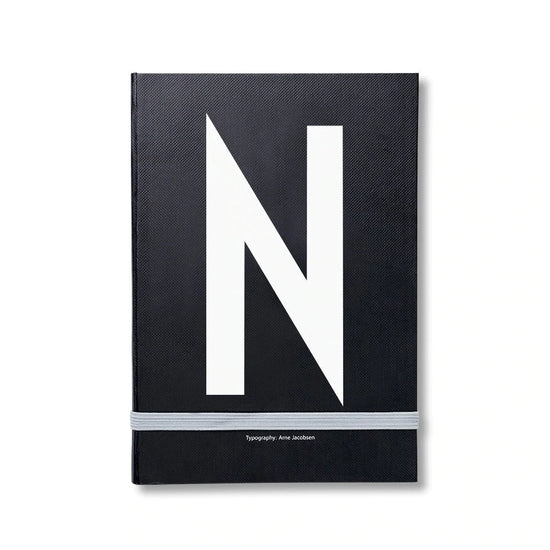 personal-notebook-con-letra-individual-de-la-a-a-la-z