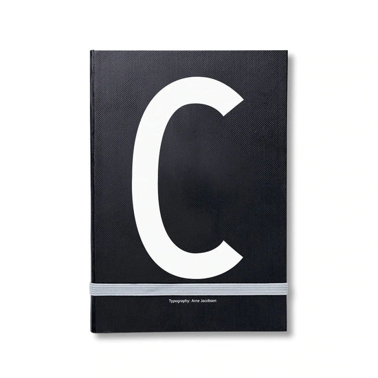 personal-notebook-con-letra-individual-de-la-a-a-la-z