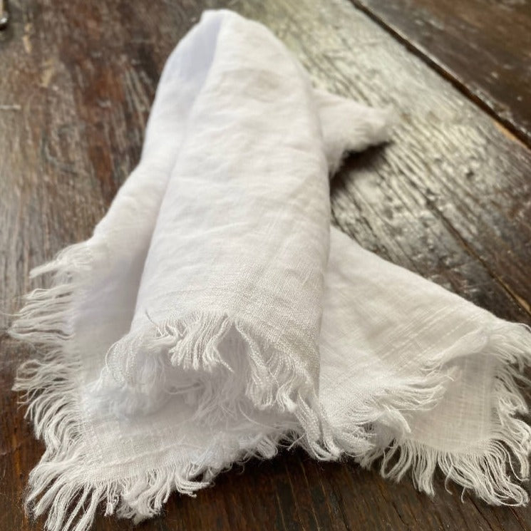 servilleta-lino-maxi-desflecada-blanca-artisan