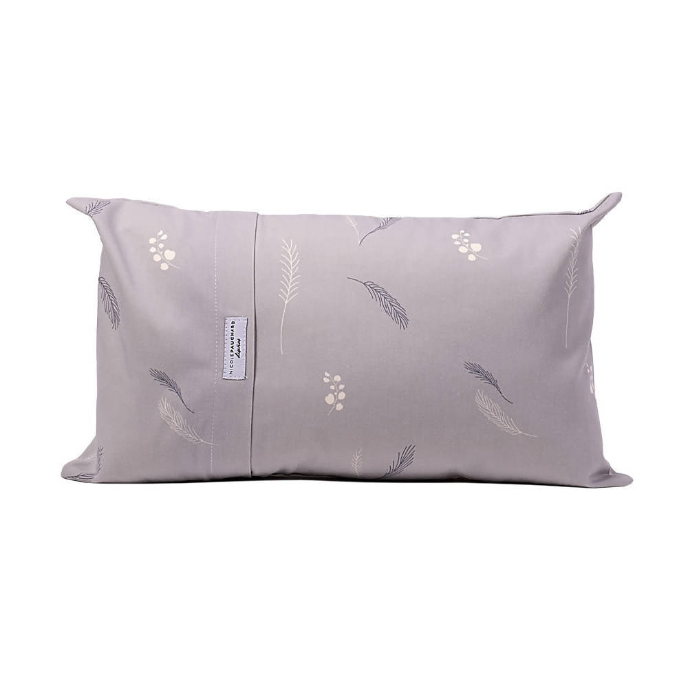 Cojín rectangular Fiorenza gris Nicole Pauchard Diseños